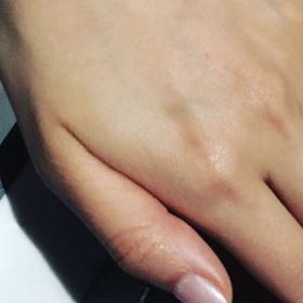 【銀座ダイヤモンドシライシの口コミ】 ダイヤモンドの石がとても綺麗だったこと、値段がそこまでびっくりするほ…