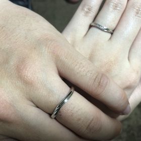 【HOSHI no SUNA 星の砂(ほしのすな)の口コミ】 指輪のデザインが指が綺麗に見えるようにVになっているところと、やっぱり…