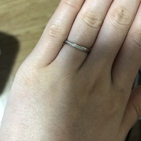 【銀座ダイヤモンドシライシの口コミ】 ぱっと見はストレートタイプに見えますが、ゆるくウェーブがかかっている…