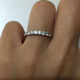 【LEHAIM(レハイム)の口コミ】 ダイヤモンドが13個も連なっていてとても可愛いかったのと、私は普段使い…