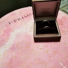 【アイプリモ(I-PRIMO)の口コミ】 デザインがウェーブでダイヤが入っていて、綺麗に見える所やシンプルすぎ…