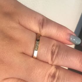 【ORECCHIO(オレッキオ)の口コミ】 都会的でモダンな雰囲気を持つデザインだと思います。シンプルな形状です…