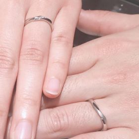 【アイプリモ(I-PRIMO)の口コミ】 決め手は着け心地です。指にはめた瞬間、自分の指に違和感なくフィットし…