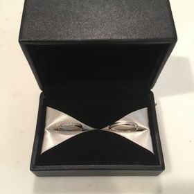 【エクセルコダイヤモンド(EXELCO DIAMOND)の口コミ】 少しウェーブがかかっていて、つけた時にとても指が綺麗にみえました。
ダ…