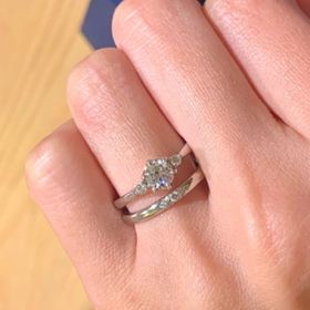 【Desserts(デザート)の口コミ】 他にはないデザインでダイヤモンドがキラキラと輝き綺麗だったのが決め手…