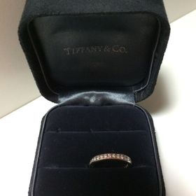 【ティファニー(Tiffany & Co.)の口コミ】 昔から婚約指輪、結婚指輪は絶対ティファニーで！と決めていました。
フル…