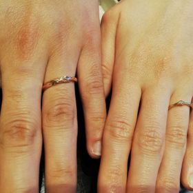 【ケイウノ ブライダル(K.UNO BRIDAL)の口コミ】 他のブランドにはない指輪の形です。一瞬でベルのドレスをイメージしたん…