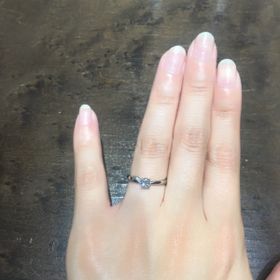 【俄(にわか)の口コミ】 控えめすぎず、ゴージャスすぎずなものを探しており、メレダイヤが上品な…