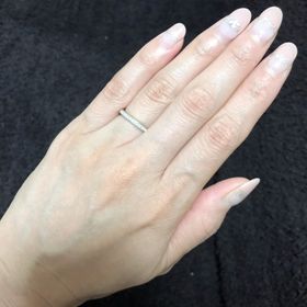 【ラザール ダイヤモンド(LAZARE DIAMOND)の口コミ】 太めの指輪が似合わない為、なるべく細身の指輪を探していました。こちら…
