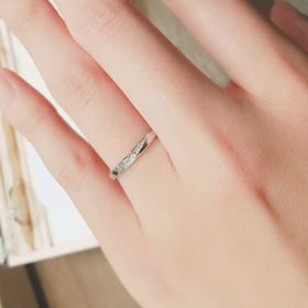 【infinitylove(インフィニティラヴ)の口コミ】 予算の範囲内でデザイン性の高い指輪を探しており、この指輪はイメージに…