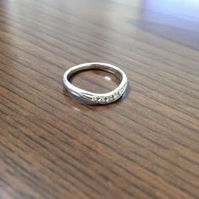 【ラザール ダイヤモンド(LAZARE DIAMOND)の口コミ】 元々、結婚指輪を購入するにあたり本命のお店は別にあったのですが、ダイ…