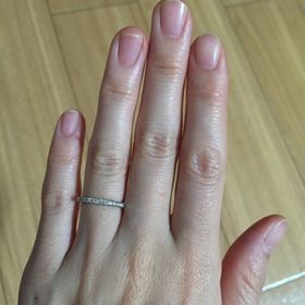 【銀座ダイヤモンドシライシの口コミ】 婚約指輪は必要なかったので、結婚指輪は輝きがあるハーフエタニティにし…