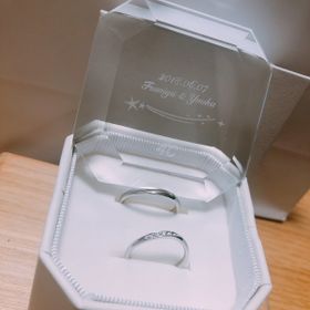【4℃ BRIDAL(ヨンドシーブライダル)の口コミ】 女性用のデザインで一目惚れしてきめました
あとは値段も予算内でおさまっ…