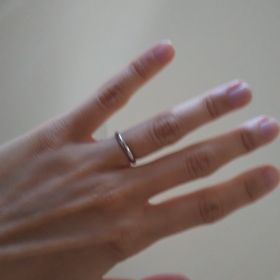 【カルティエ(Cartier)の口コミ】 シンプルで指が細くみえるからです。いろいろとなやみましたが、年を取っ…