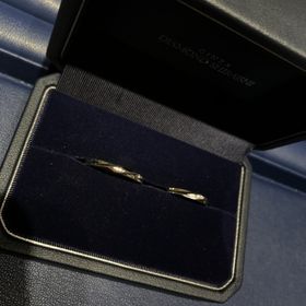 【銀座ダイヤモンドシライシの口コミ】 指輪のデザインです。シンプル過ぎず、派手でない普段使いできる指輪を探…