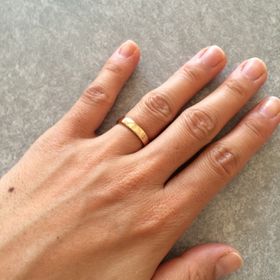 【カルティエ(Cartier)の口コミ】 カルティエの中でも可愛らしいデザインです。少し厚みのあるリングですが…