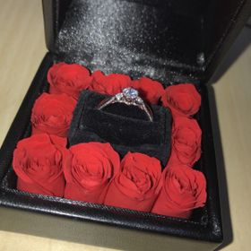 【エクセルコダイヤモンド(EXELCO DIAMOND)の口コミ】 プロポーズ時はダイヤモンドのみだったので、指輪を選びに行ったのですが
…