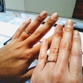 【GALA JEWELRY(ガラジュエリー)の口コミ】 リングの細さは細い方が良かったこと。
色は旦那がプラチナ+イエローゴー…