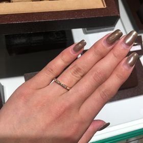 【ORECCHIO(オレッキオ)の口コミ】 かなり細身のデザインですが、そのわりに存在感がある指輪です。ダイヤモ…