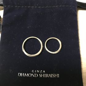 【銀座ダイヤモンドシライシの口コミ】 妻の指がかなり細いこともあり1号サイズで作れる結婚指輪であること。また…