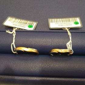 【銀座ダイヤモンドシライシの口コミ】 ゴールドか、プラチナか悩んでました。
このデザインは両方入っているタイ…