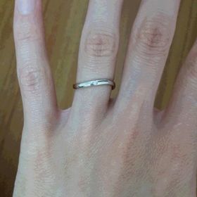 【STAR JEWELRY(スタージュエリー)の口コミ】 結婚記念品がこちらのブランドの腕時計でしたので、結婚指輪も同じブラン…