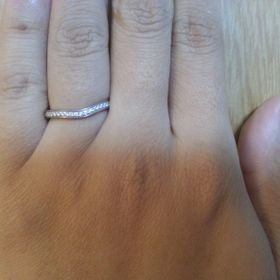 【カルティエ(Cartier)の口コミ】 少し湾曲しているのがすごく魅力的でした。湾曲しているほうが指がキレイ…