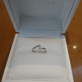 【ジュエリー東京の口コミ】 ひっかかりのない、デザインが気に入って購入を決断しました。なるべく普…