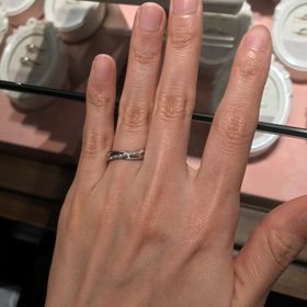 【I's stone(アイズストーン)の口コミ】 最初は細めでシンプルなデザインがいいかなー。と思って色々試していまし…