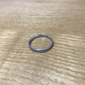 【俄(にわか)の口コミ】 シンプルだからこそクオリティの高さが際立つリングは、指にあわせてデザ…