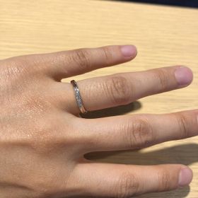 【ROYAL ASSCHER(ロイヤル・アッシャー)の口コミ】 ロイヤルアッシャーのマリッジリングを見せていただきました。
ダイヤモン…