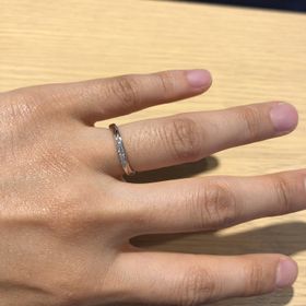 【ROYAL ASSCHER(ロイヤル・アッシャー)】の口コミ ロイヤルアッシャーのマリッジリングを見せていただきました。
ダイヤモン...