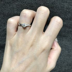 【ヴァンドーム青山(VENDOME AOYAMA)の口コミ】 デザインに一目惚れでした。カラットを0.3以上にしてもらい、グレードも1…