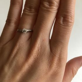 【JEWELRY  KAMATA(ジュエリーかまた)の口コミ】 ウェーブデザインの結婚指輪にフィットするの形の婚約指輪を探しており、…
