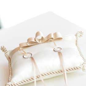 【Ponte Vecchio(ポンテヴェキオ)の口コミ】 シンプルなデザインを探していました。結婚指輪なので普段使いのカジュア…