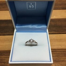 【GALA JEWELRY(ガラジュエリー)の口コミ】 自分自身は大きなダイヤでなくても良かったが、店員さんに丁寧に説明を受…