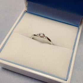 【GALA JEWELRY(ガラジュエリー)の口コミ】 飽きのこない、ウエーブのかかった可愛らしい形に一目惚れしました。サイ…