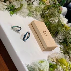 【SORA(ソラ)の口コミ】 指輪と言ったらシルバーやゴールドなどが一般的ですが、
色を入れられるこ…