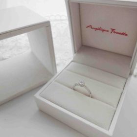 【アンジェリックフォセッテ(Angelique Fossette)の口コミ】 決め手は、自分に似合うかどうかで決めました。

いくつかはめてみて、指…