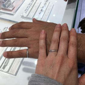 【CAFERING(カフェリング)の口コミ】 FujiというVラインの指輪がとても素敵でした。指を綺麗に長く見せてくれる…