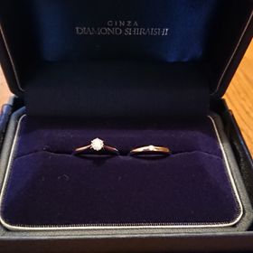 【銀座ダイヤモンドシライシの口コミ】 結婚指輪はずっと身に付けるものなので、シンプルなものが良いと思ってい…