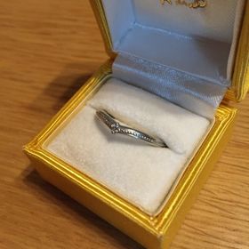 【ケイウノ ブライダル(K.UNO BRIDAL)の口コミ】 婚約指輪もこちらで購入していたので、重ね付けできるようなデザインで且…