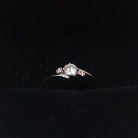 【ASTRALIS】の口コミ アレルギーがあるので指に刺激の少ない材質を希望して、この指輪はデザイン...