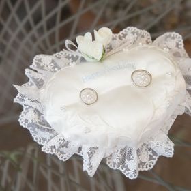 【銀座ダイヤモンドシライシの口コミ】 ほぼほぼ即決できたのは、2人ともシンプルさ重視だったことと、店員さんの…