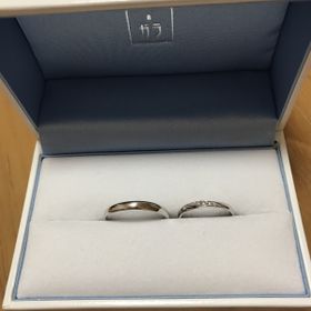 【GALA JEWELRY(ガラジュエリー)の口コミ】 様々なデザインを見せていただき、婚約指輪と組み合わせながら選べたこと…