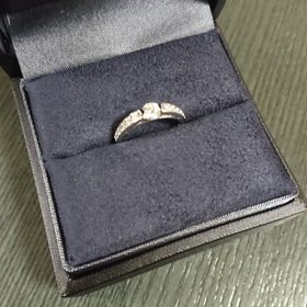 【ラザール ダイヤモンド(LAZARE DIAMOND)の口コミ】 デザインが気に入り購入の決め手になりました。デザインで、かなり迷って…