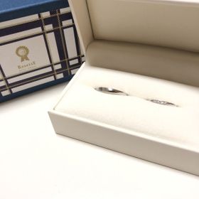 【RosettE(ロゼット)の口コミ】 女性のデザインをメインに選びました。細めの形が好きで、ほんのりかかっ…