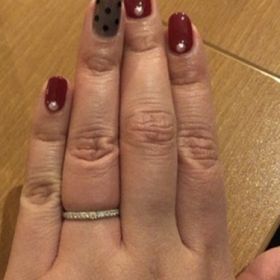 【エクセルコダイヤモンド(EXELCO DIAMOND)の口コミ】 どこのお店にいっても婚約指輪は一粒ダイヤのような形を薦められていまし…