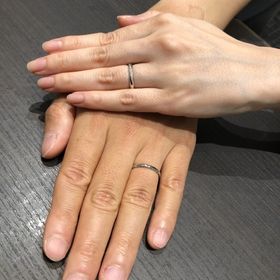 【ラザール ダイヤモンド(LAZARE DIAMOND)の口コミ】 ダイヤモンドがついた指輪を探していて、シンプルで上品なデザインが素敵…