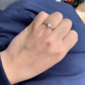 【銀座ダイヤモンドシライシの口コミ】 スマイルプロポーズリングという、フリーサイズの指輪を彼からもらいまし…